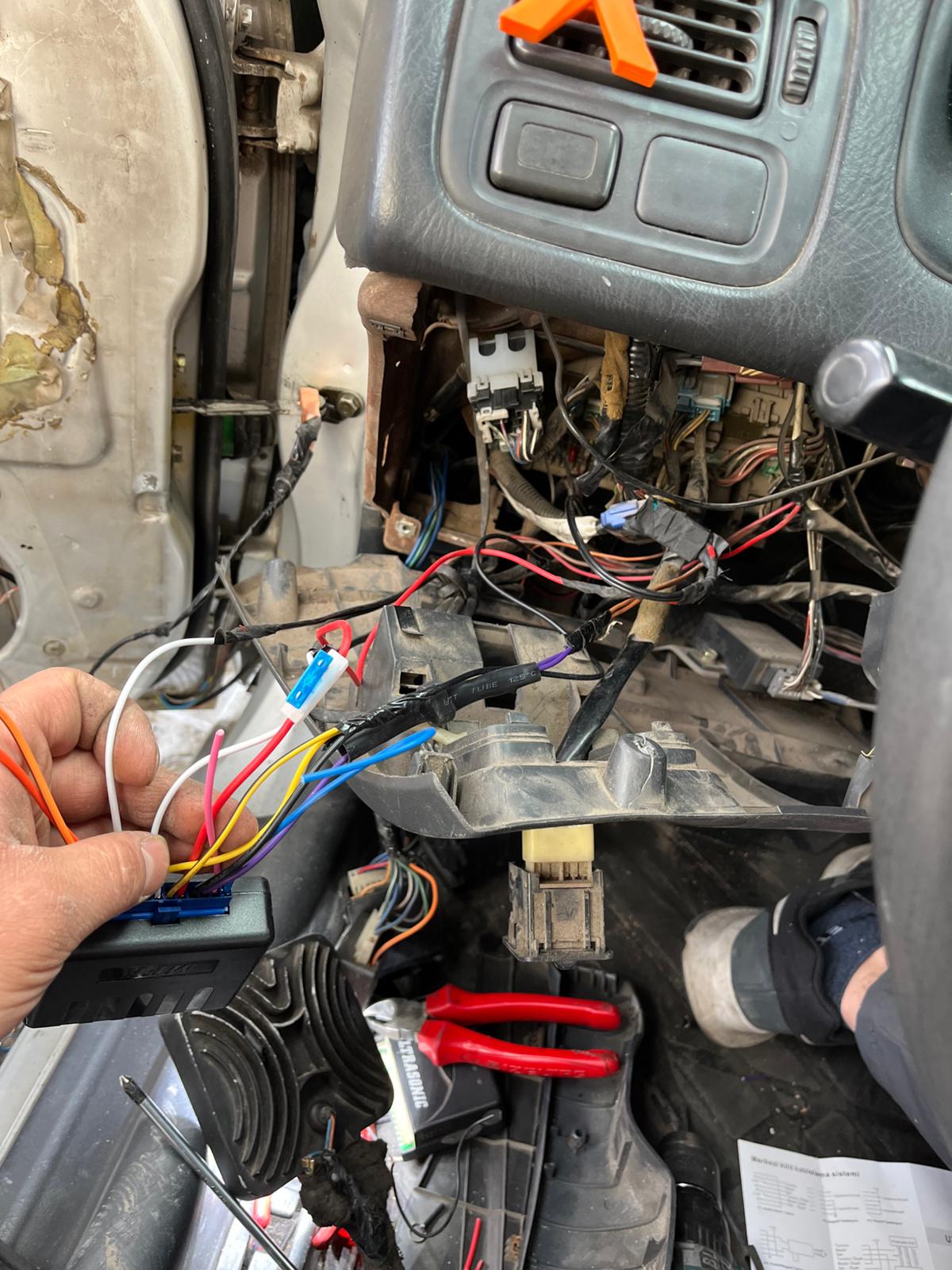 merkezi kilit montajı - Akın Oto Elektrik Simav
